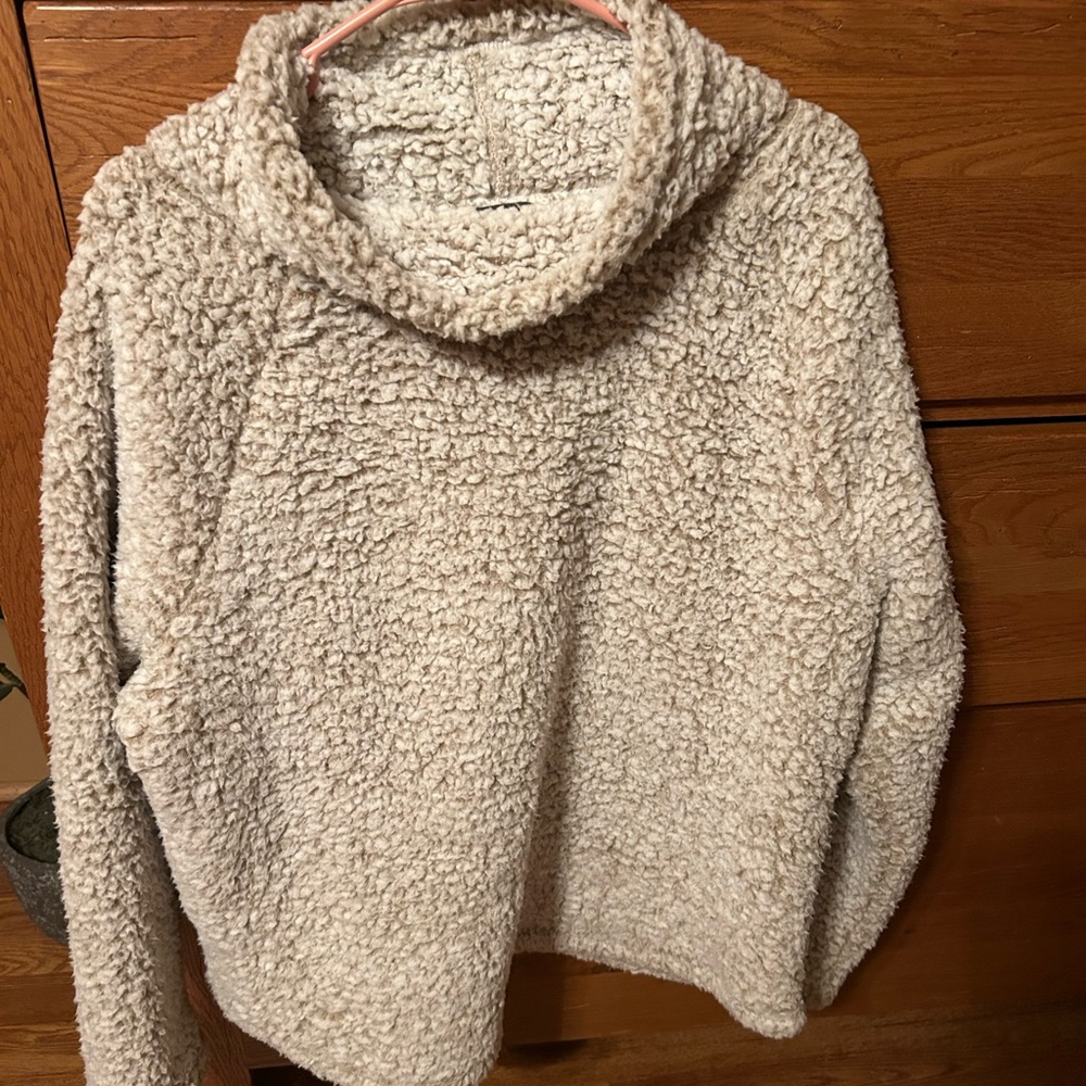 Women’s Eddie Bauer cowl neck sweatshirt